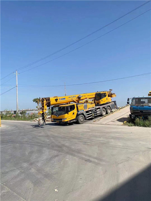 东坡区吊车作业时，可能会产生哪些额外收费项目？