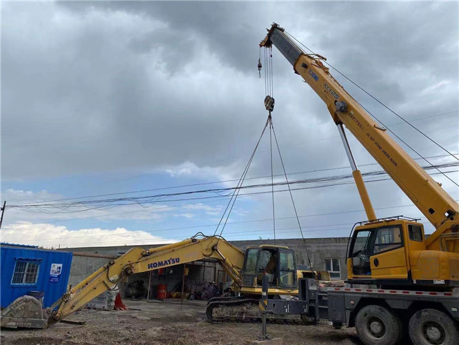 东坡区25吨吊车的工作半径是多少？